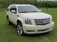 2013 Cadillac Escalade Overview 2013 Cadillac Escalade Overview