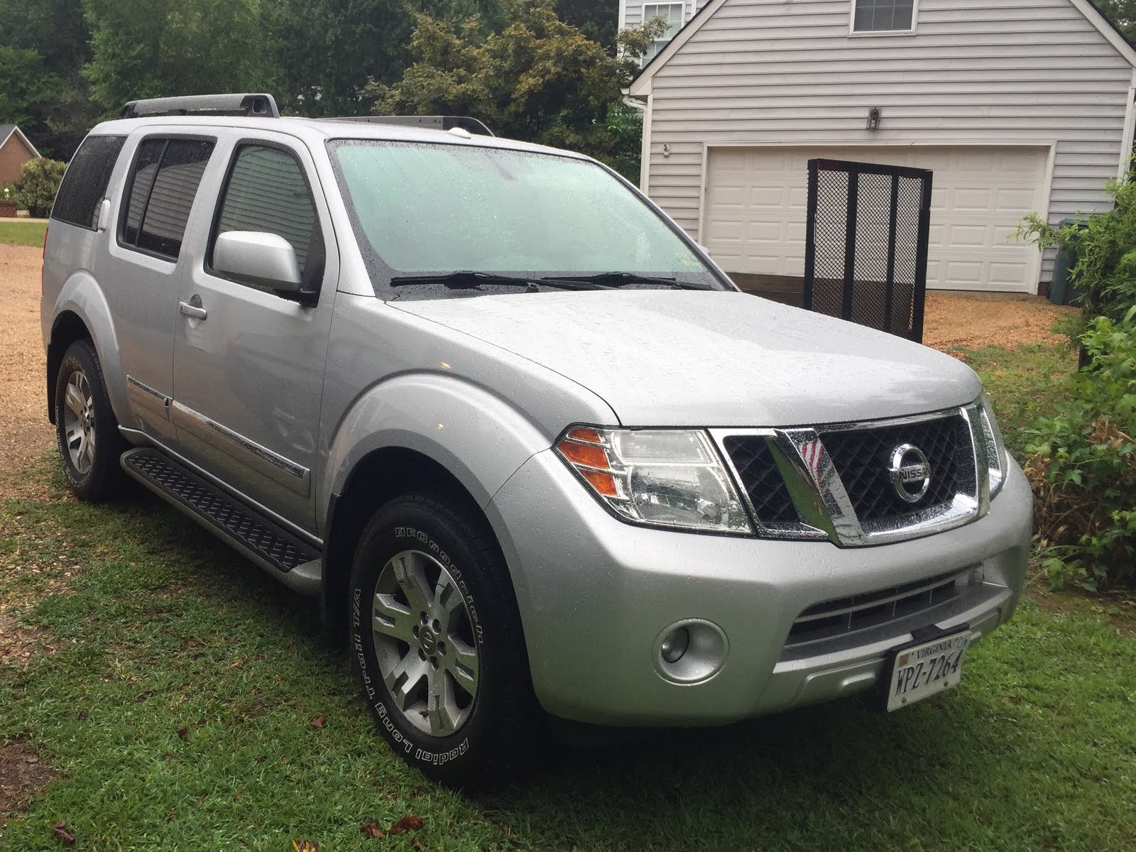 Ниссан патфайндер компрессия. Nissan Pathfinder 2012. Nissan Pathfinder 2012 Silver. Nissan Pathfinder 2010. Ниссан Pathfinder 2012.