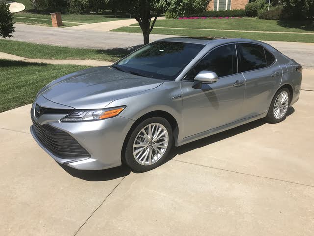 Foto de un 2018 Toyota Camry Hybrid XLE FWD Foto de un 2018 Toyota Camry Hybrid XLE FWD