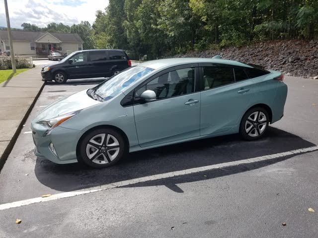 Foto de un 2017 Toyota Prius Four Touring Foto de un 2017 Toyota Prius Four Touring