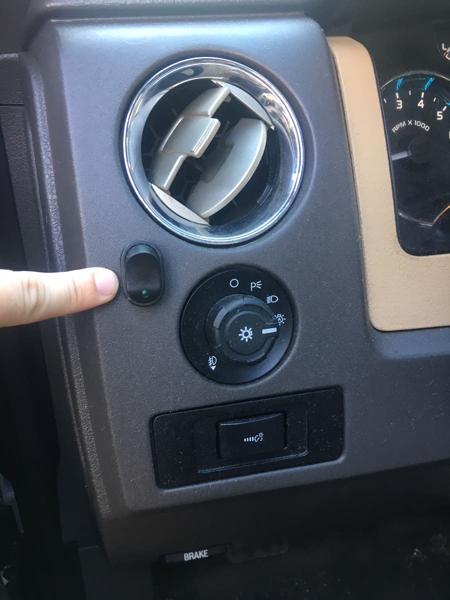 Ford F 150 Questions 2012 Ford F150 Xlt Random Button On