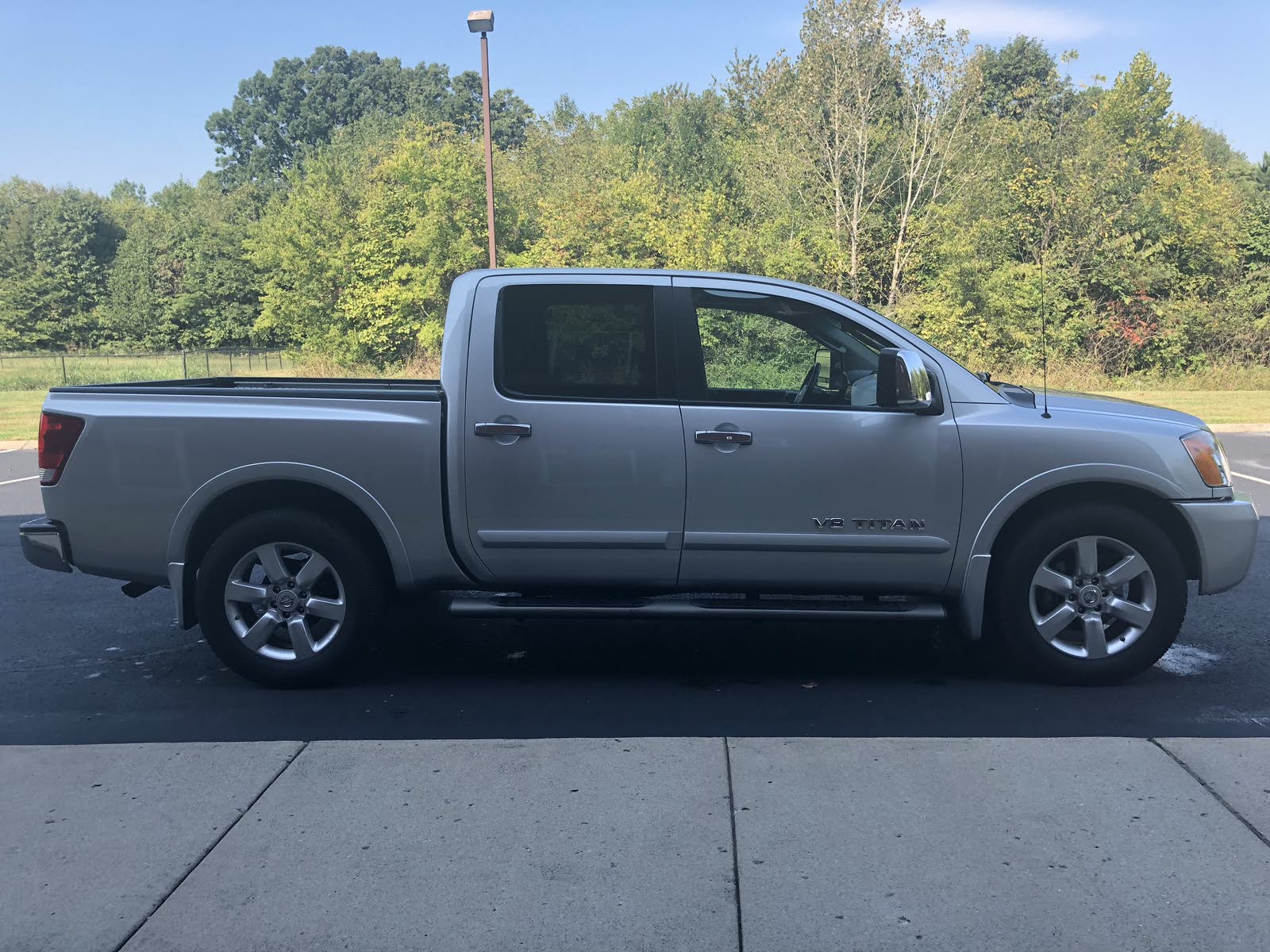 2011 nissan titan pro 4x tire size