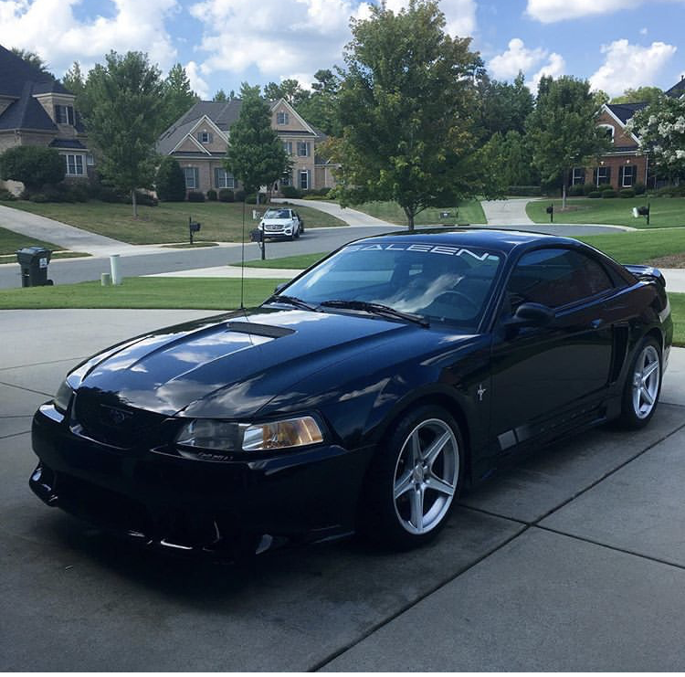 saleen mustang 2000