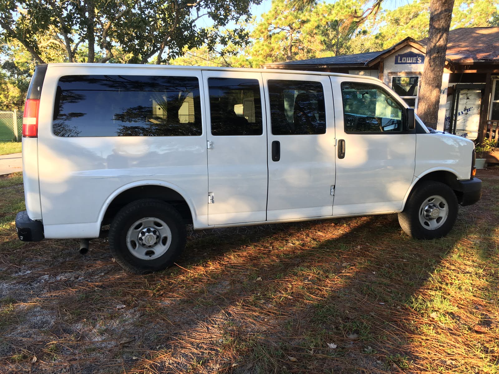 2020 chevrolet express 2500 lt