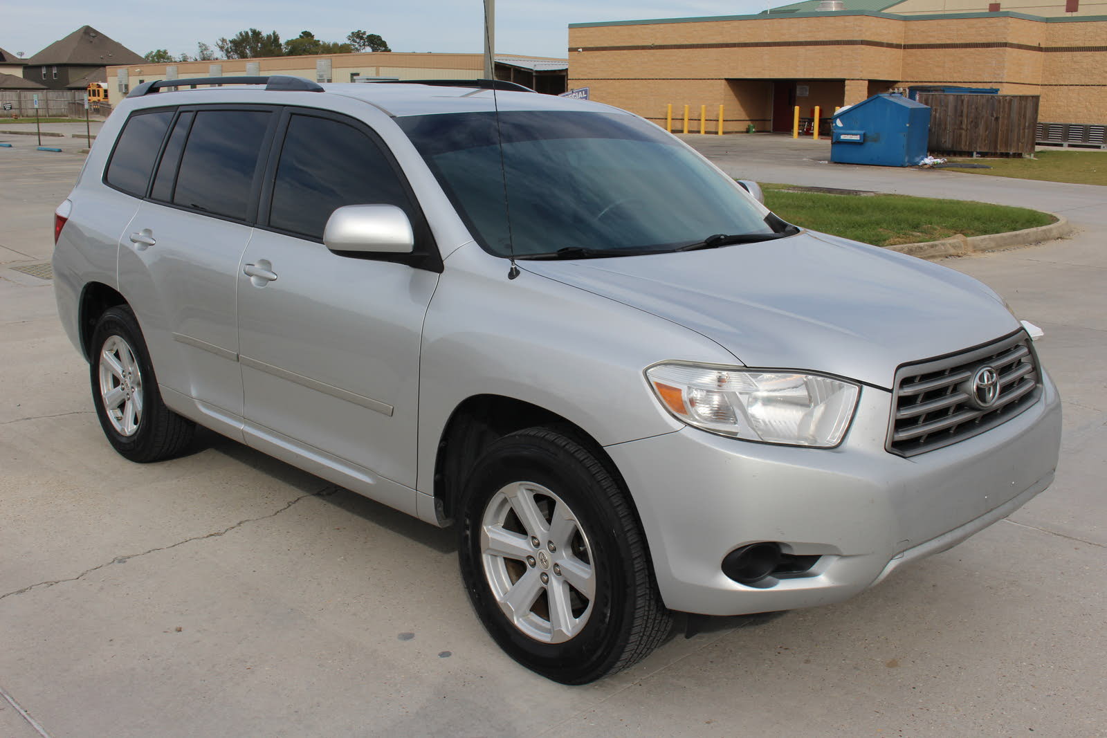 Used 2010 toyota highlander limited with awd/4wd, tire pressure warning, au...
