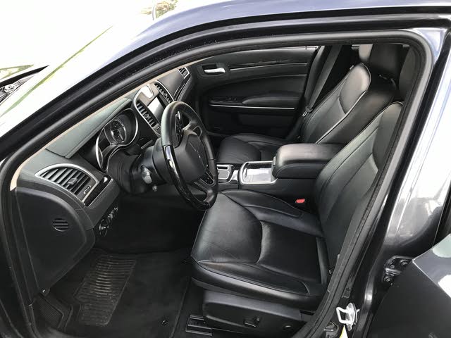2018 Chrysler 300 Interior Pictures Cargurus
