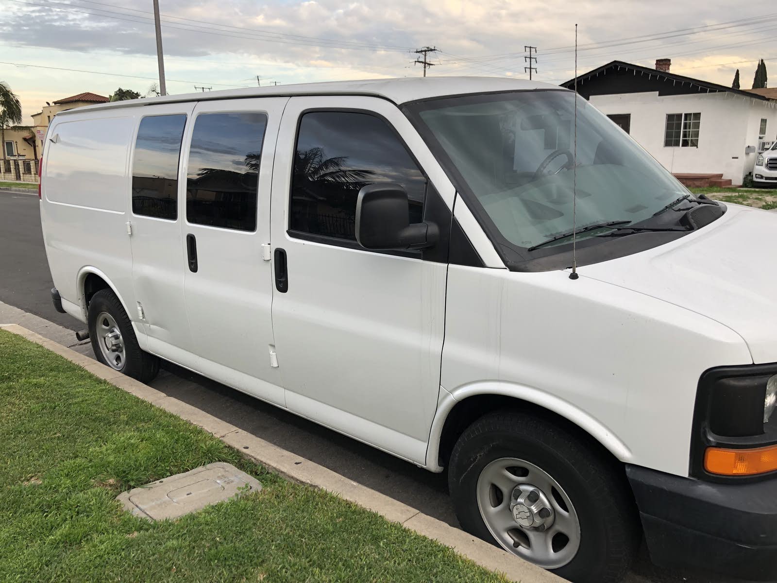 2006 chevy express 1500 weight