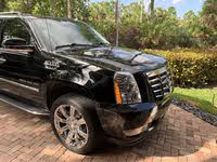 2012 Cadillac Escalade EXT Picture Gallery