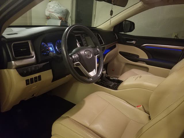 Toyota Highlander 2017 Interior >> 2017 Toyota Highlander Interior Pictures Cargurus Toyota Highlander 2017 Interior >> 2017 Toyota Highlander Interior Pictures Cargurus