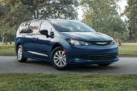 2020 Chrysler Voyager Picture Gallery