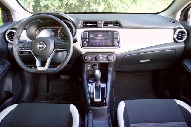 2020 Nissan Versa Interior Pictures Cargurus