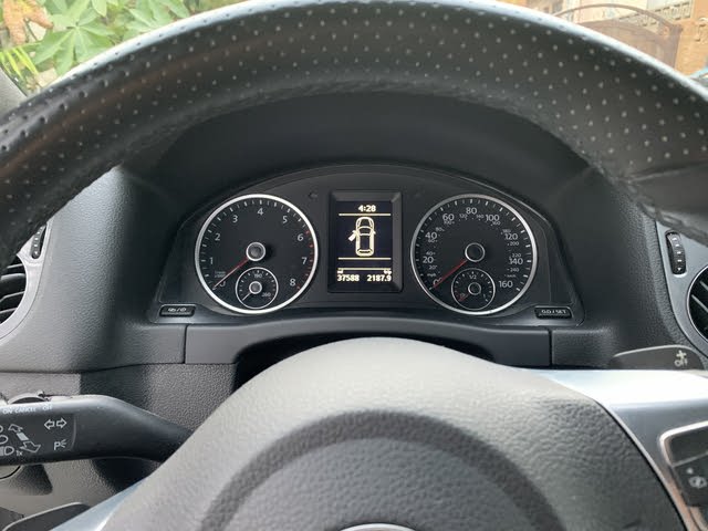 16 Volkswagen Tiguan Interior Pictures Cargurus
