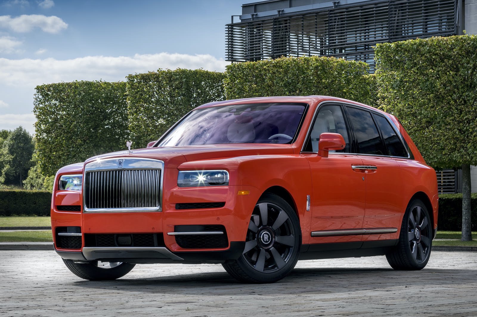 Rolls-Royce Cullinan Price, Images, Reviews and Specs