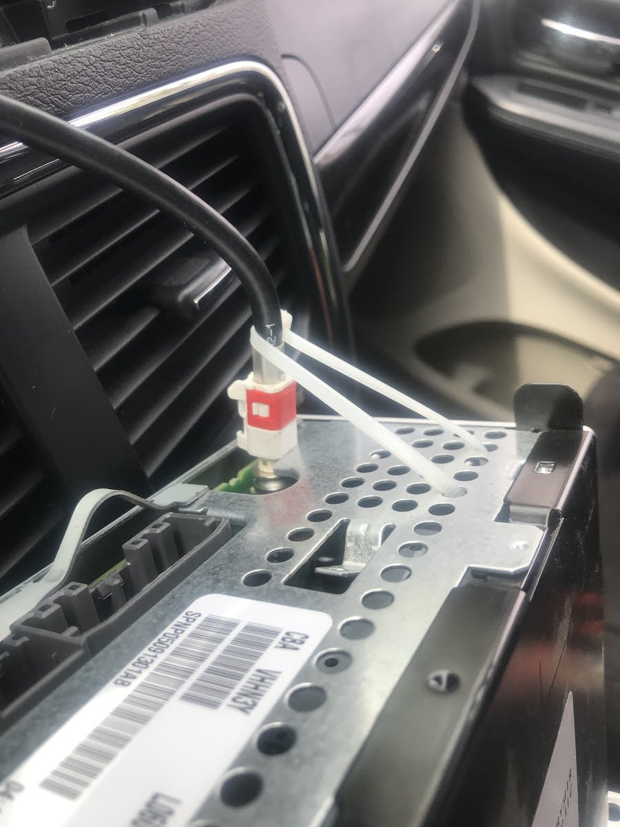 hi guys, i have a problem, i bought this e46 and the problem is that the  radio isn't working, I checked all fuses including the one in the back but  still no